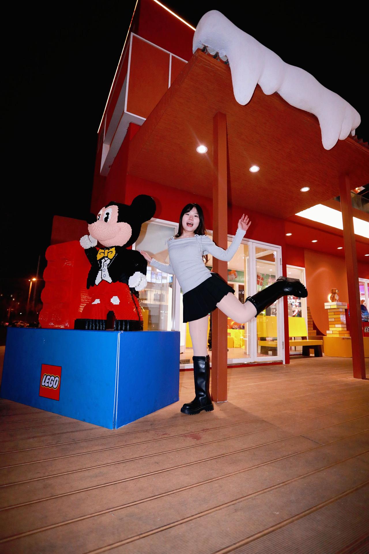 太原人像摄影约拍跟拍万象城迎新年人像原创原图直出照片