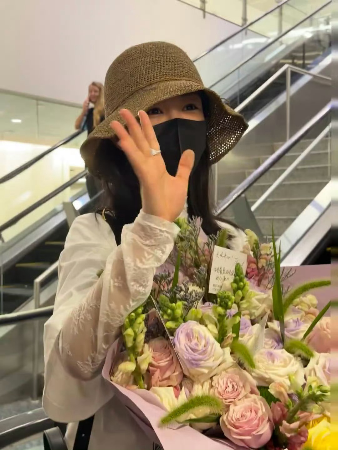 杨紫 yz杨紫董竹君 yz杨紫玉兰花开君再来 只要你愿意跟我走，只要你愿意不回头