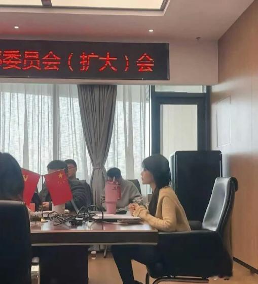 女生争着考去体制内的动力来了 ​​​
