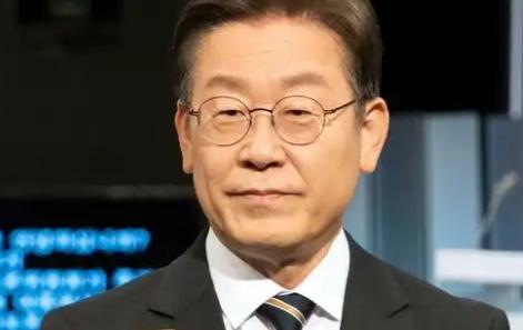 刚刚回国的李在明，对此次访华做出评价：

1月8日，据韩联社报道，李在明在主持召