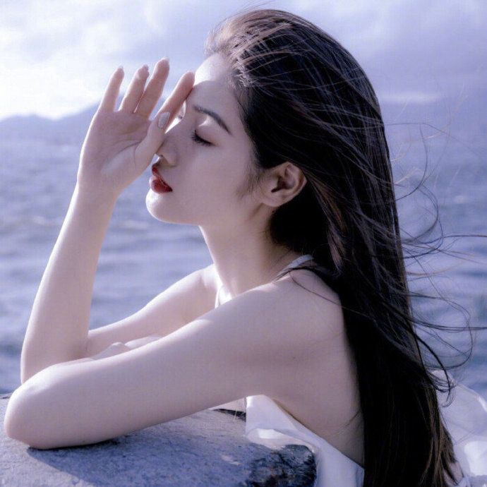 “ 我只有一场青春  我不想辜负任何人  你真我就真 ” 
