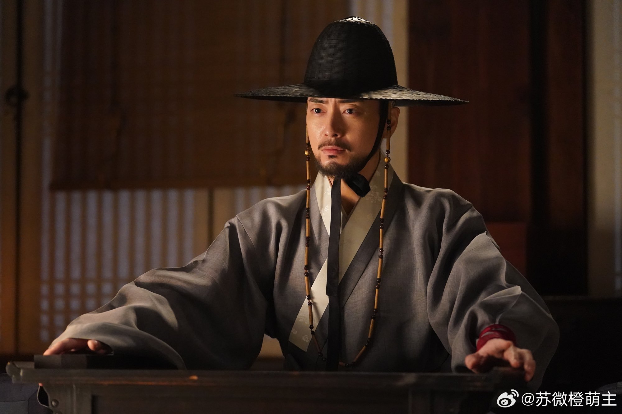 坊间一直流传着关于锦城大君是个美男子的传说…李浚赫