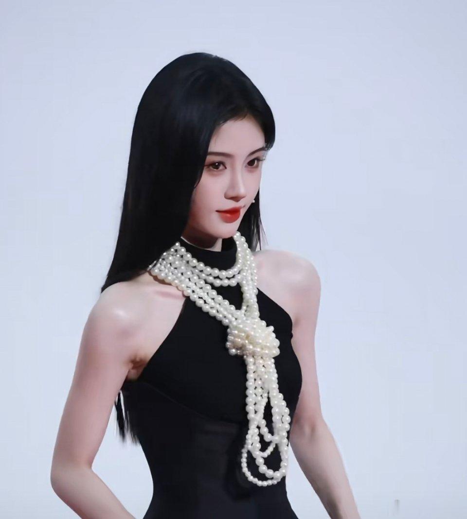 鞠婧祎这肩膀是自己出来练的吗鞠婧祎这肩膀是自己出来练的吗