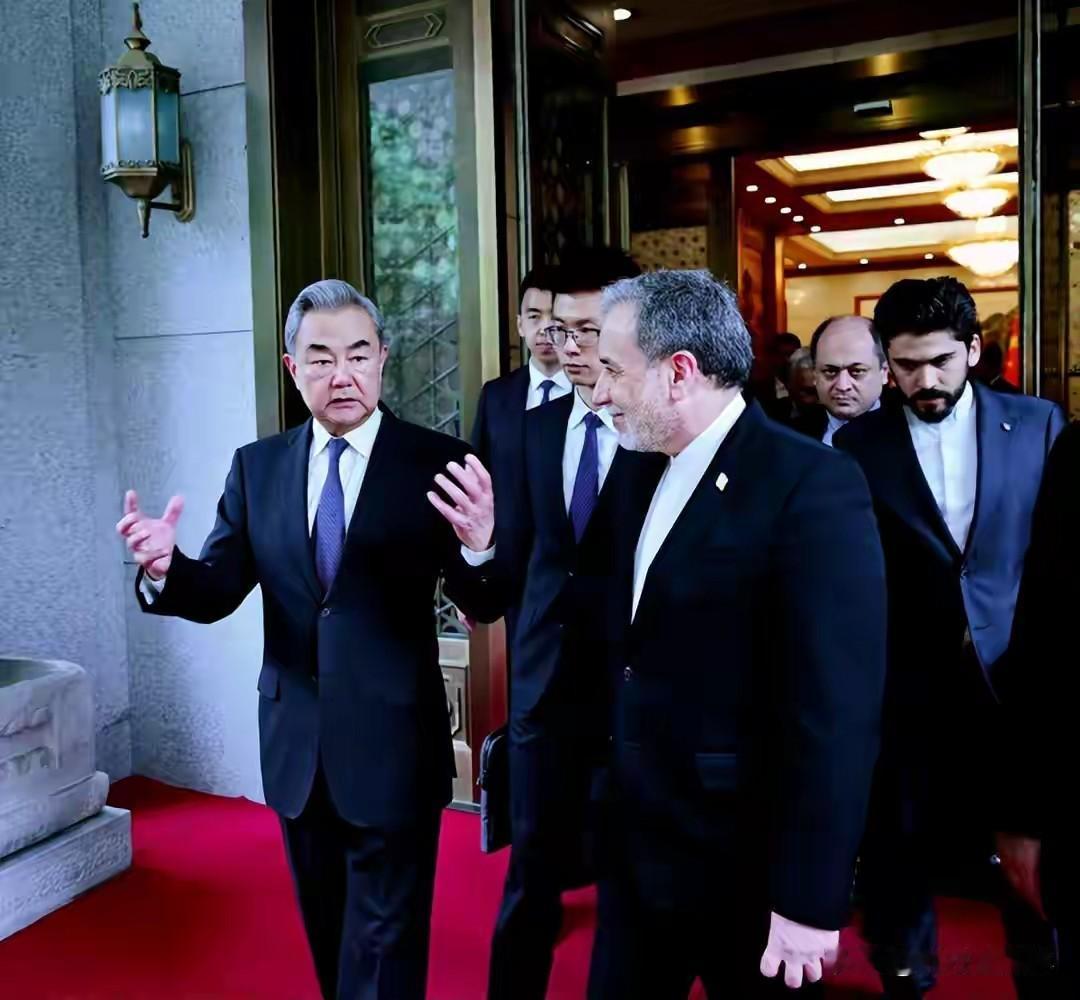 惊天舆论陷阱曝光！并非伊朗想拖中国下水，真正阴谋彻底浮出水面
 
近期金砖国家外