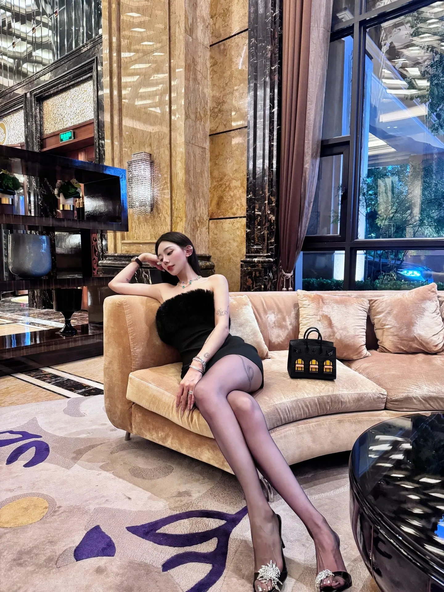 不在乎男人爱不爱我 我只在乎他有没有能力让我不变心