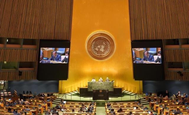 这回连装都懒得装了。直接在联合国会议上，当着全世界的面，美国代表指着委内瑞拉说：