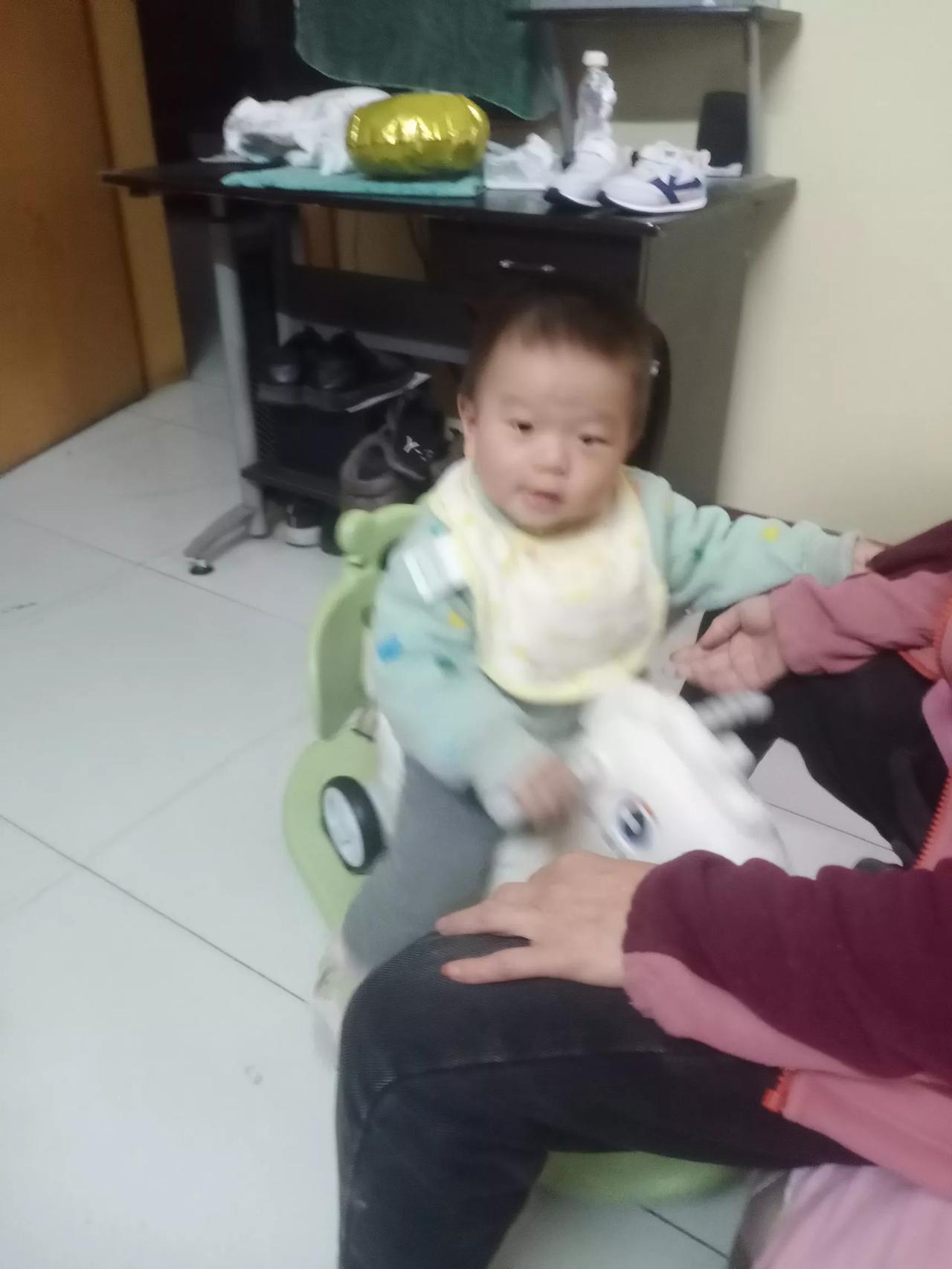 一诺，骑马