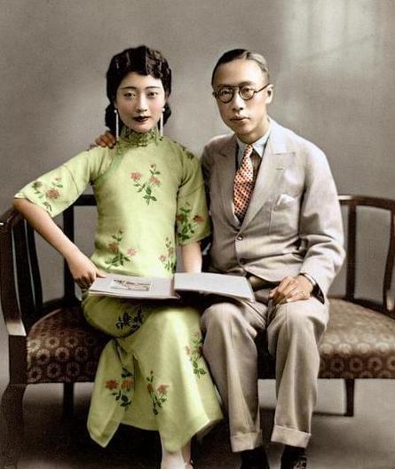 1935年，婉容生孩子时疼得撕心裂肺，站在门外的溥仪没有心疼，反倒怒火上头摔碎茶