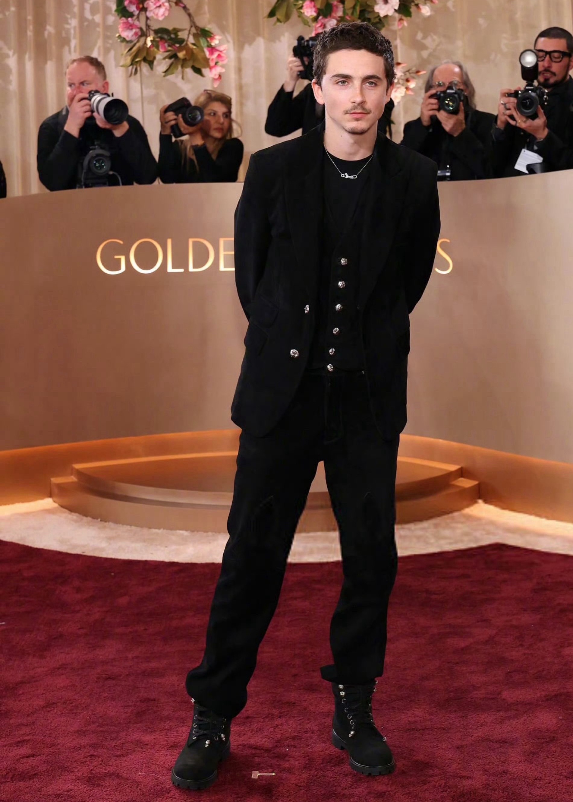 金球奖红毯 明星造型盘点Timothée Chalamet in Chrome 