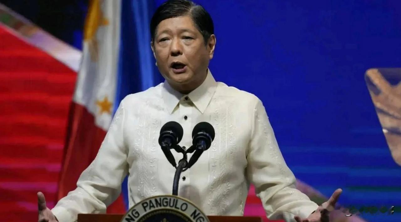 小马科斯撂下狠话！绝不屈服……
在新加坡举办的第21届香格里拉对话，菲律宾总统小