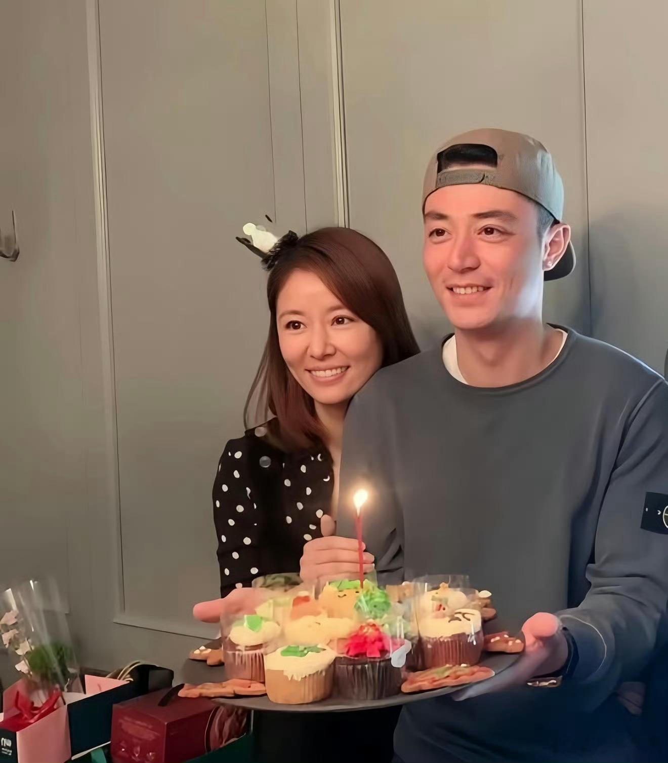 林心如霍建华结婚十周年霍建华结婚以后真的差不多等于完全退圈了，这几年基本都没拍剧