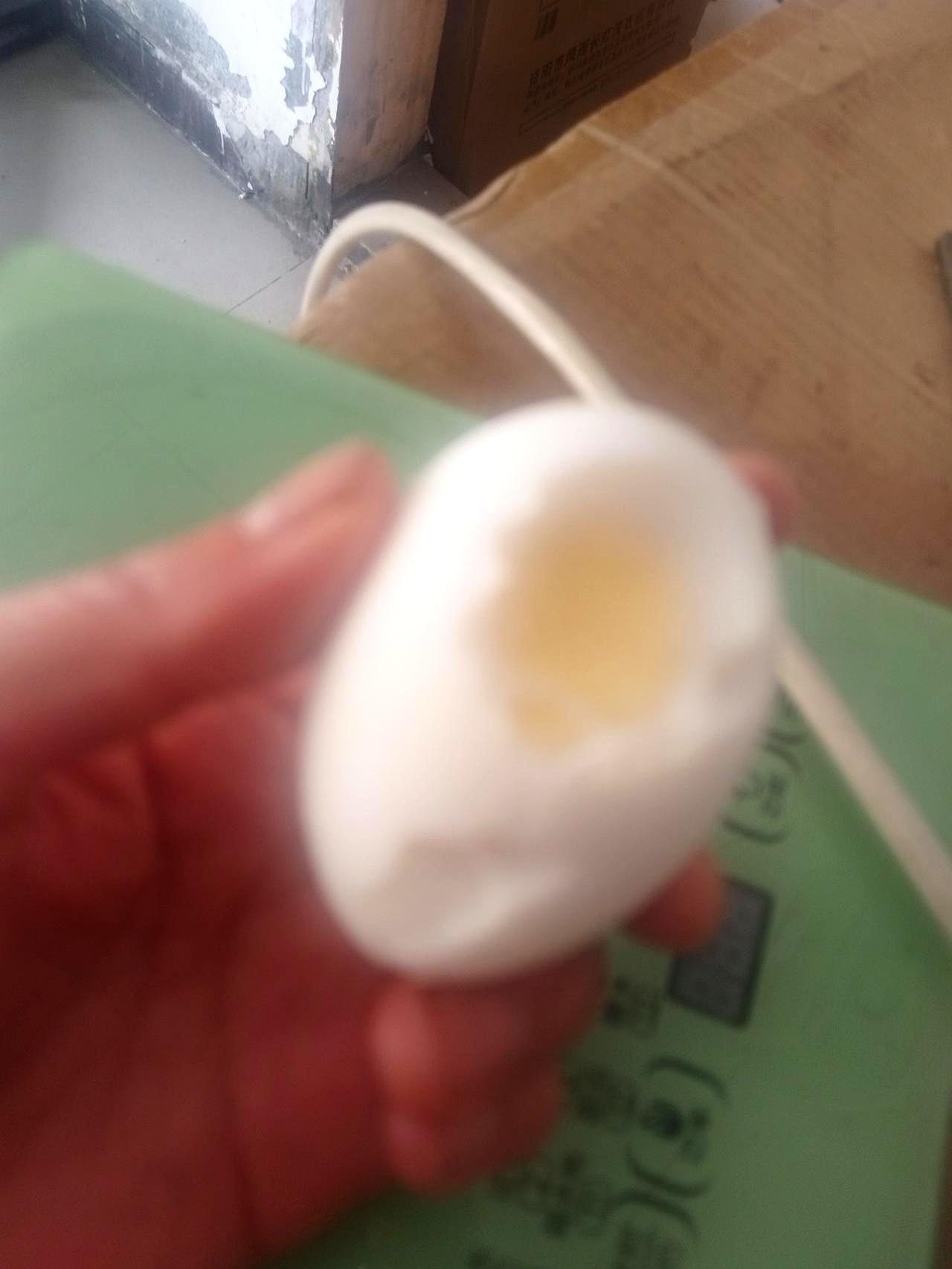听说孕期吃鹅蛋好时，很多人第一反应就是下单囤一箱，35块20个，乍一看真香。
快