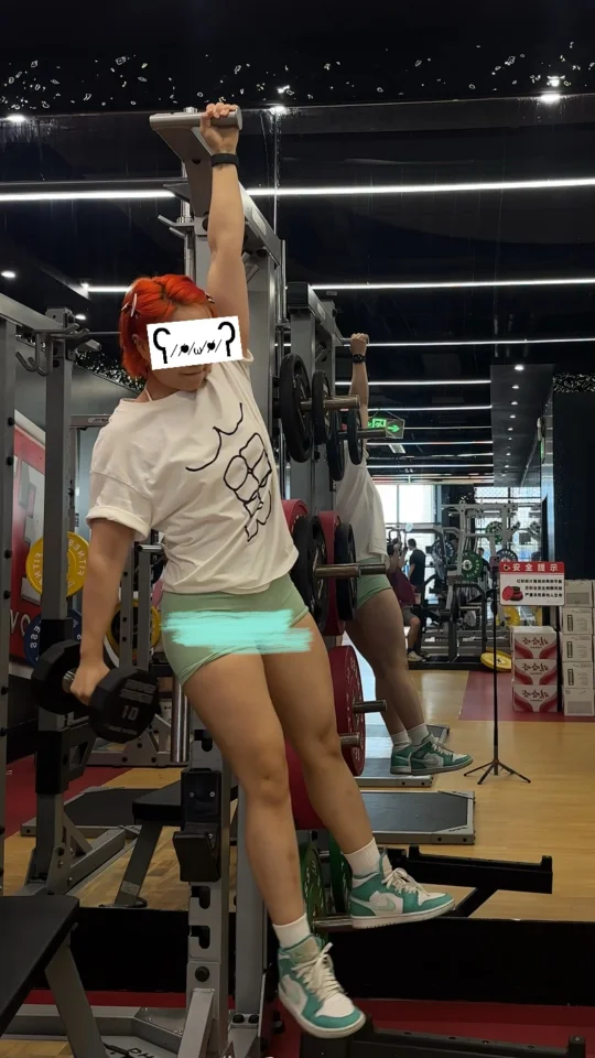 丑陋的动作 丑陋的玩