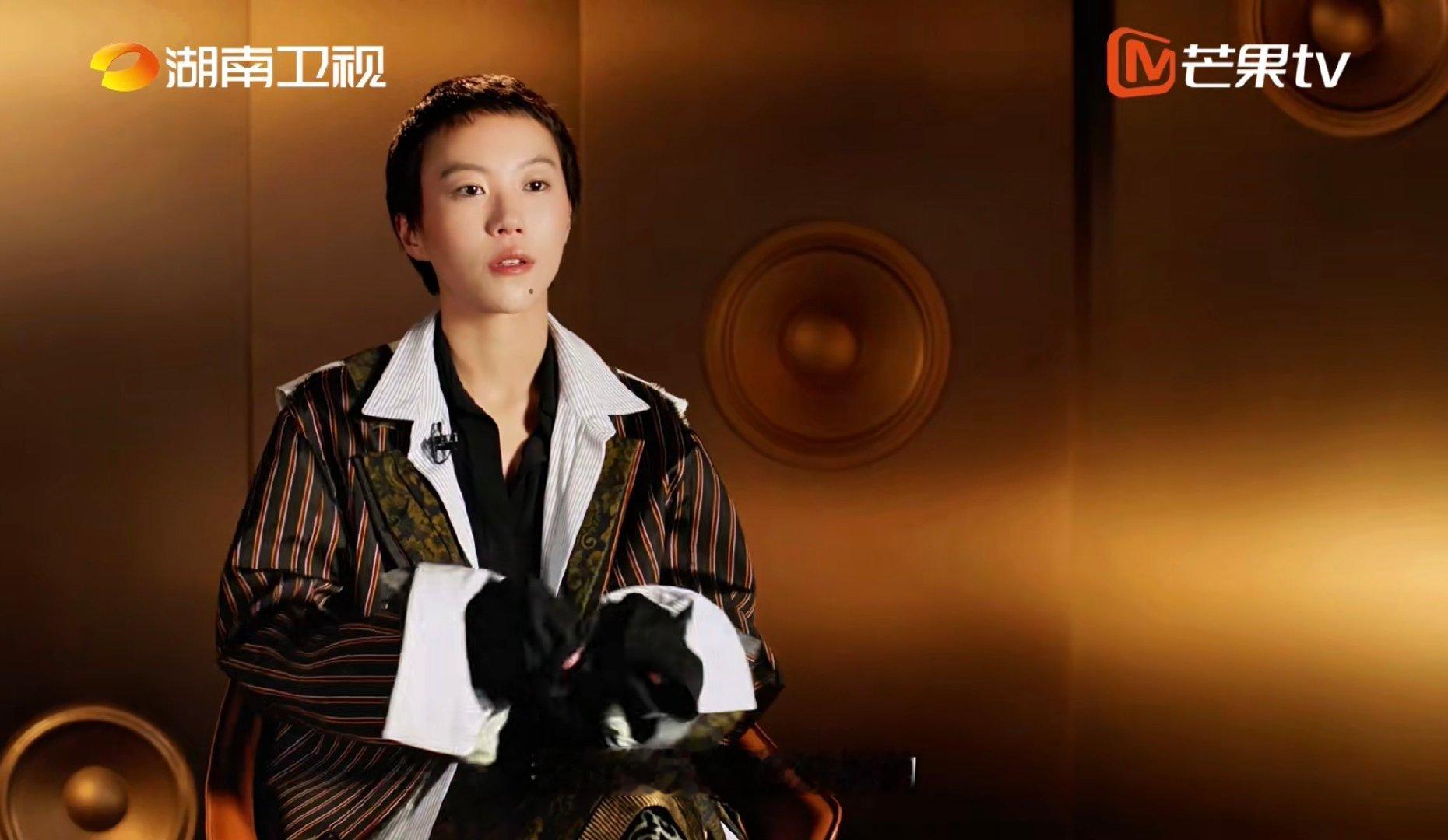 窦靖童说没有遗憾歌手2026 这是什么神仙舞台氛围！窦靖童留意到曾比特排名公布时