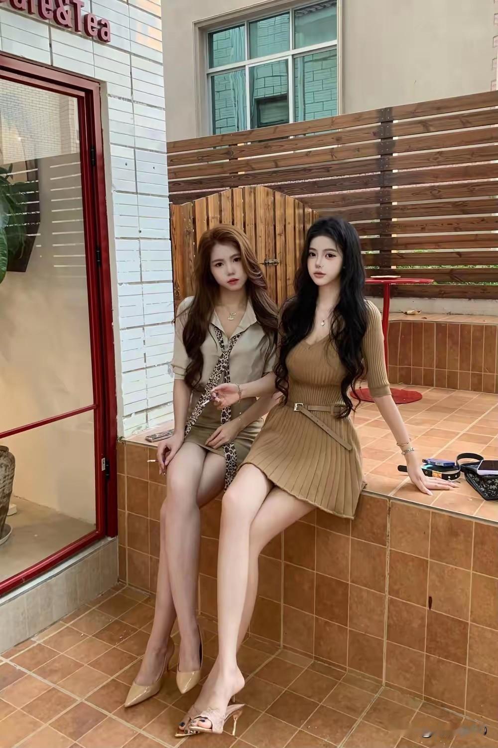 如果在她俩之间选女朋友，你会选择哪位？