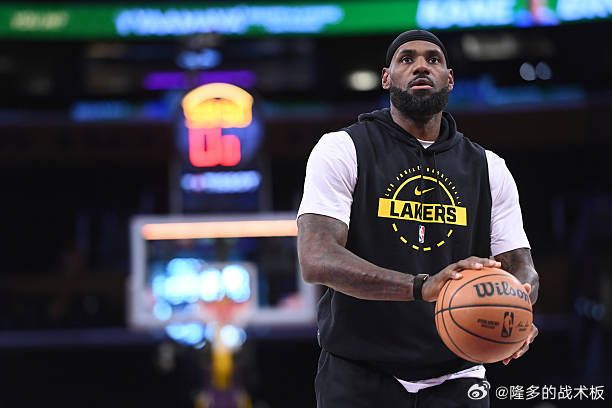 詹姆斯今天复出！ 公牛vs湖人