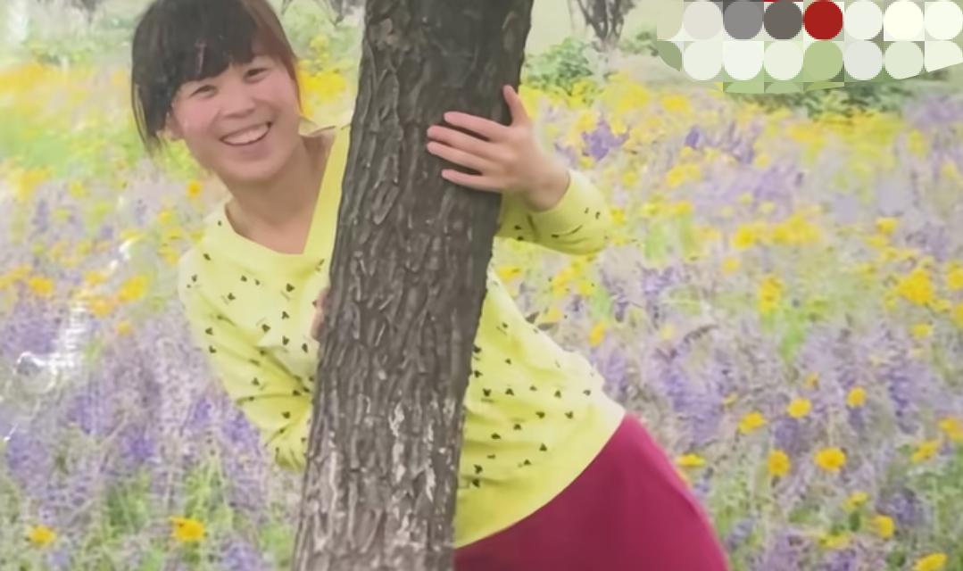 只因看不得前妻好，就跑去把她杀了。
34岁女子被前夫20多刀杀害，11岁孩子精神