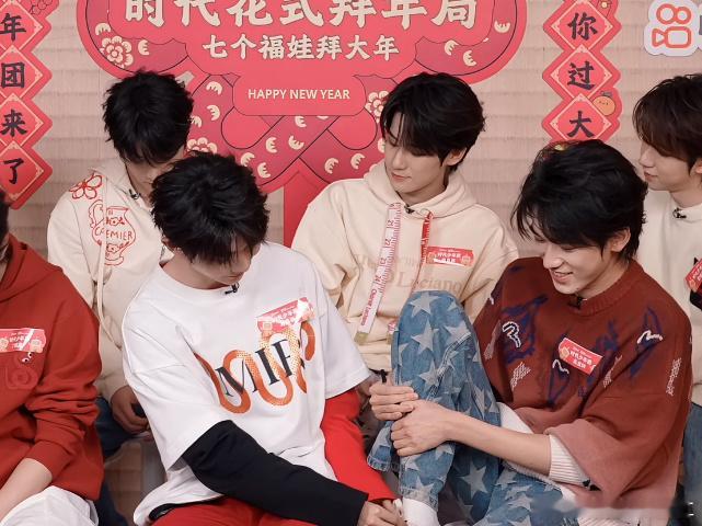 系鞋带skjskdjdjsksksjsj[打脸][打脸][并不简单][裂开][裂