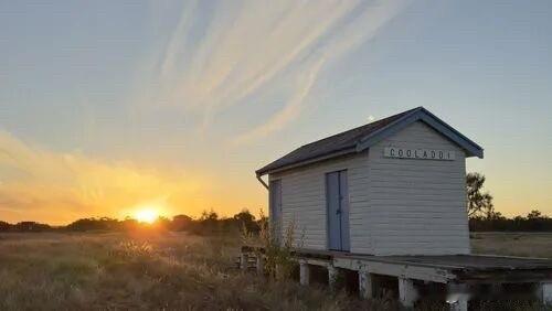 澳洲一整座小镇挂牌出售，价格只要$40万

在澳洲，很多人都在感叹一句话：房子越