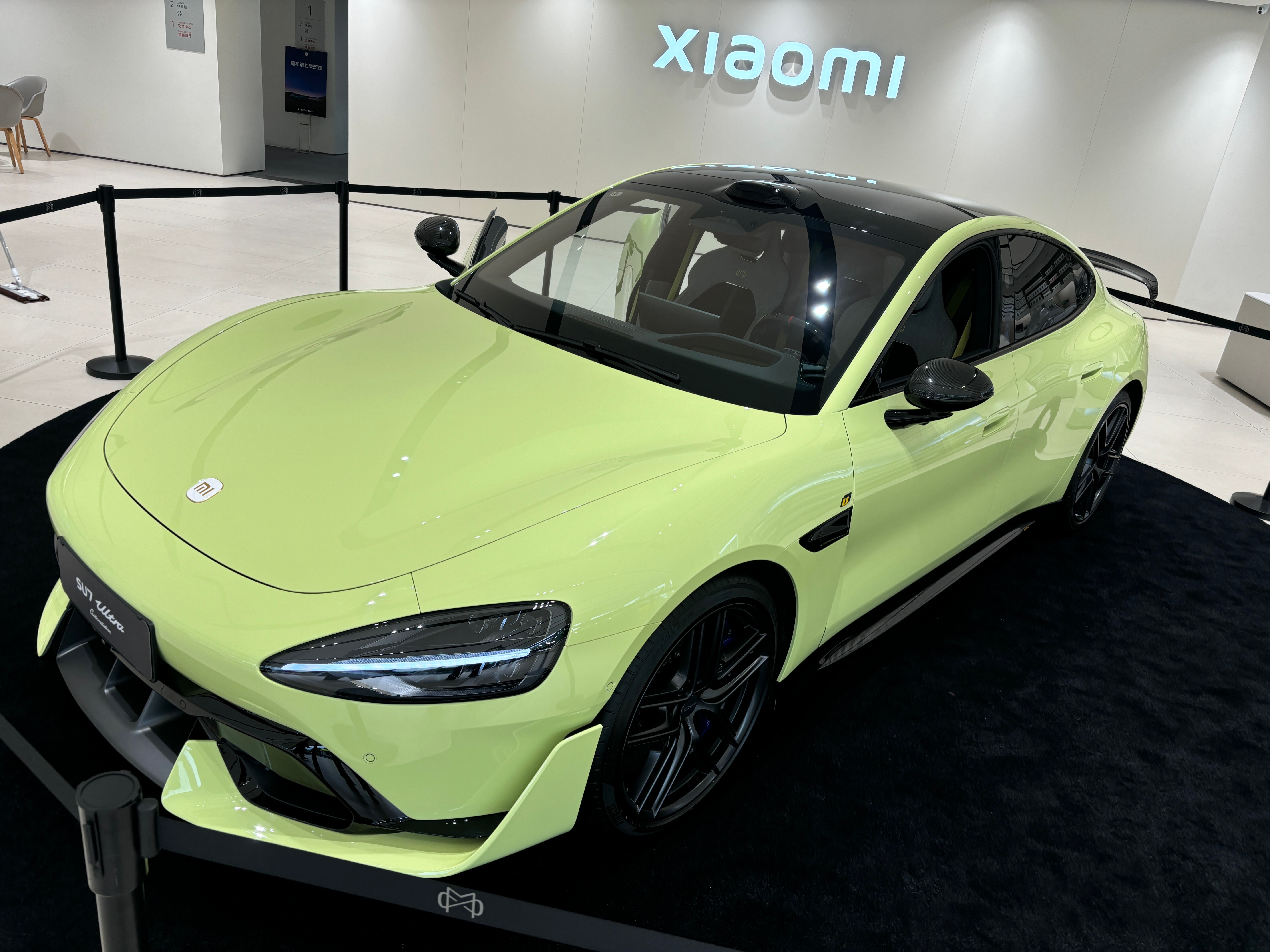 小米汽车 嫩牙黄实拍图，手机拍不出来这个美，特别清新，得回去拿个相机了