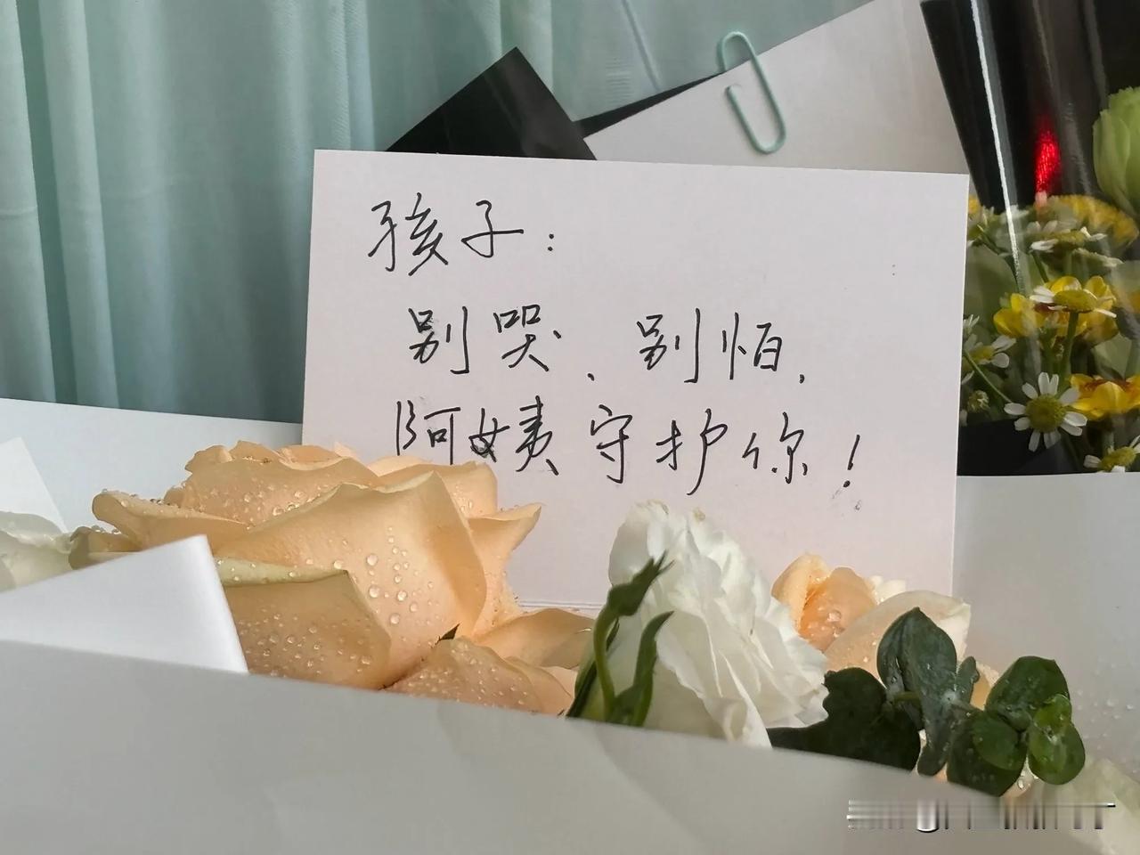 关于日本人学校几个事实:
1、由于中国的公立学校不接受外籍学生。无奈之下,驻华各