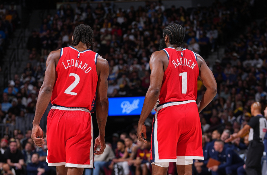 NBA常规赛，快船在主场以112-99击败活塞，豪取四连胜。此役，莱昂纳德出战3