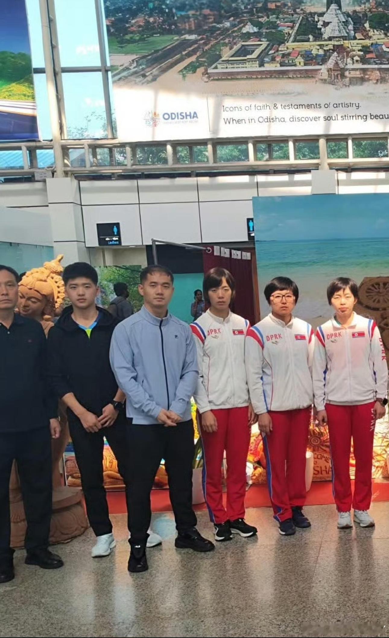 我又看到咸哥了 加油啊 争取打进正赛这样明年就能参加世乒赛了[加油]（鞋不错 衣