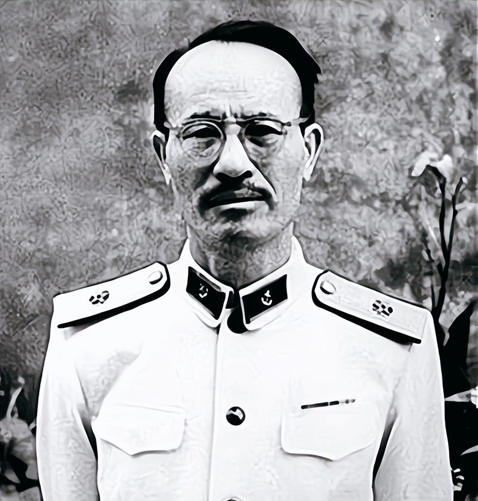 1955年授衔奇观：学生成元帅、警卫员成大将，他为何甘居少将？

1955年授衔