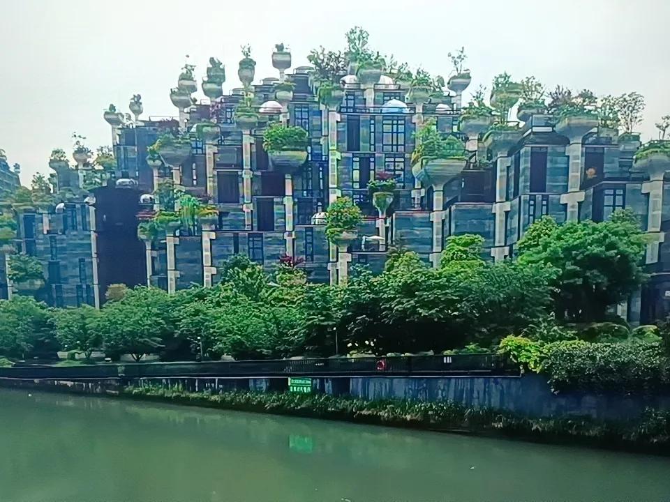 大家看，这个楼好看吗？知道这是哪里吗？