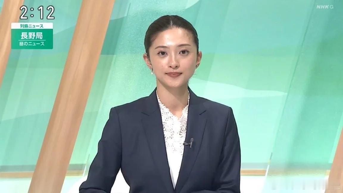 日本女主播因为素颜火了NHK长野一位女主播，因为紧急地震新闻来不及化妆，直接素颜