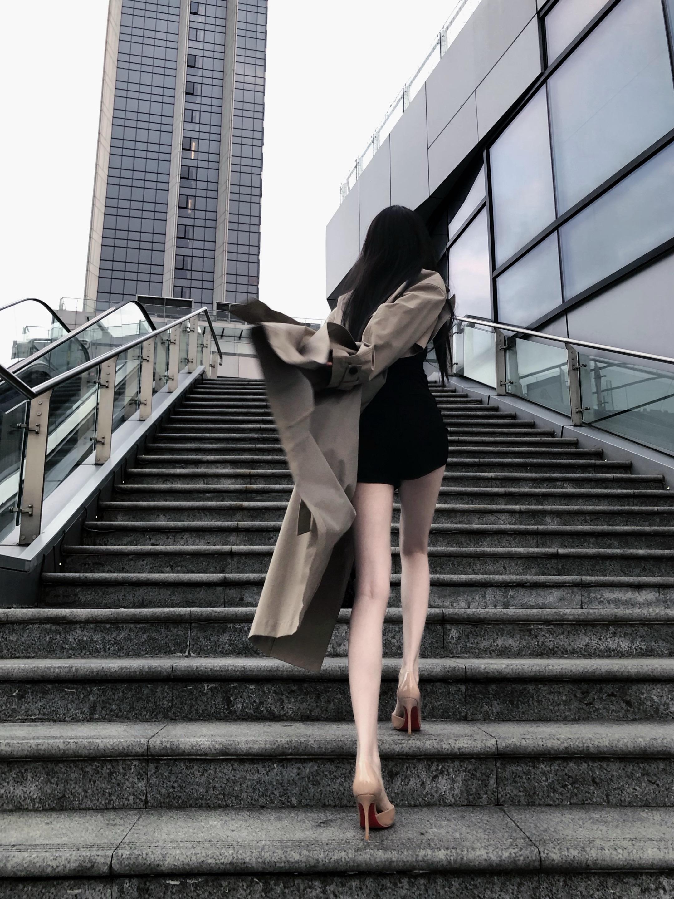 你再说一句我不喜欢听的就给我滚。