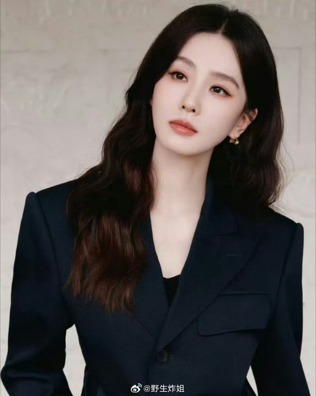 刘诗诗跟Angelababy的今日份活动图，两位都是85花里面能够数得上名字的，