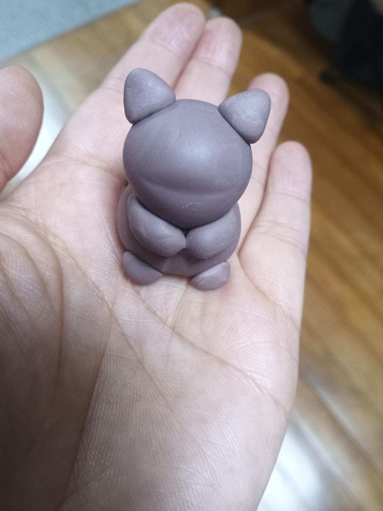 萌趣小泥人，捏出童真乐趣！😊👶🏻
耗时2分钟，随手捏的，觉得不好看的勿喷哦