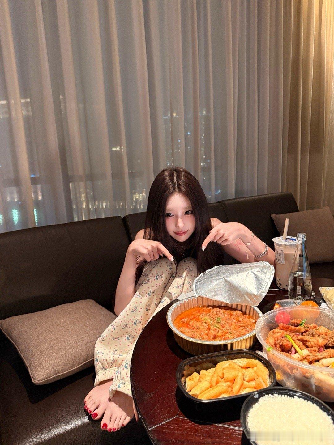 连轴转两天后怒睡十几小时我活过来了其实今天十一点就起床还做了一堆事儿 好久没在这