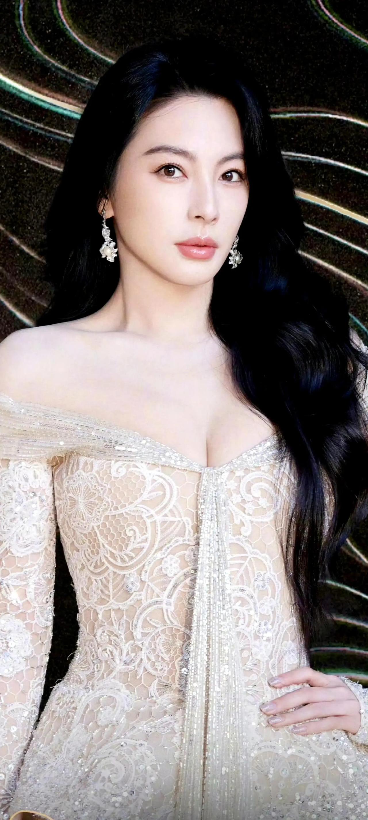 张雨绮这次，可能真的被前夫拖下水了

张雨绮估计怎么都没想到，
离婚都快8年了，