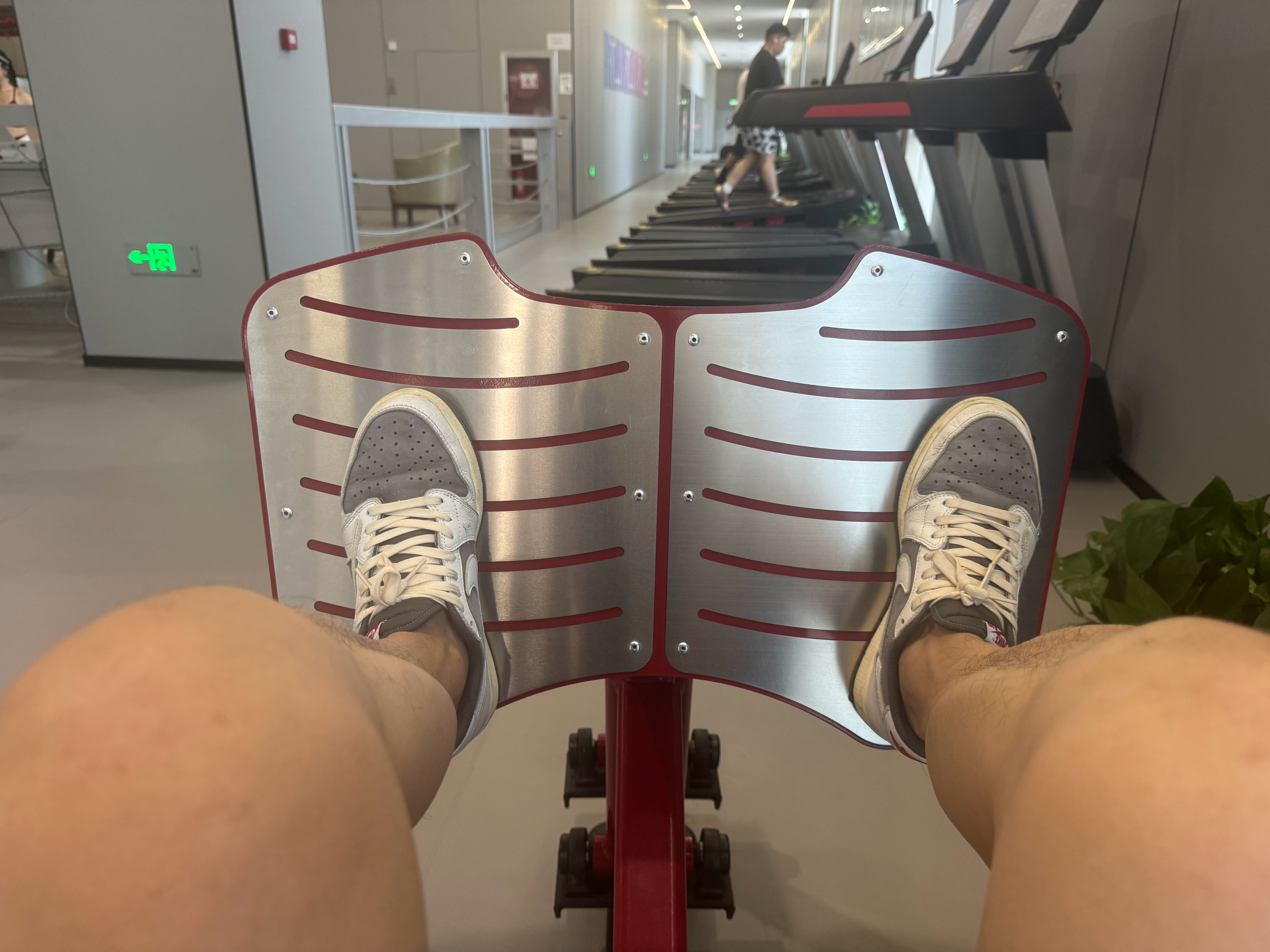 瘦不下来是因为一直在过临时生活其实就是生活不规律嘛。其实除了一些非私企和体制内，