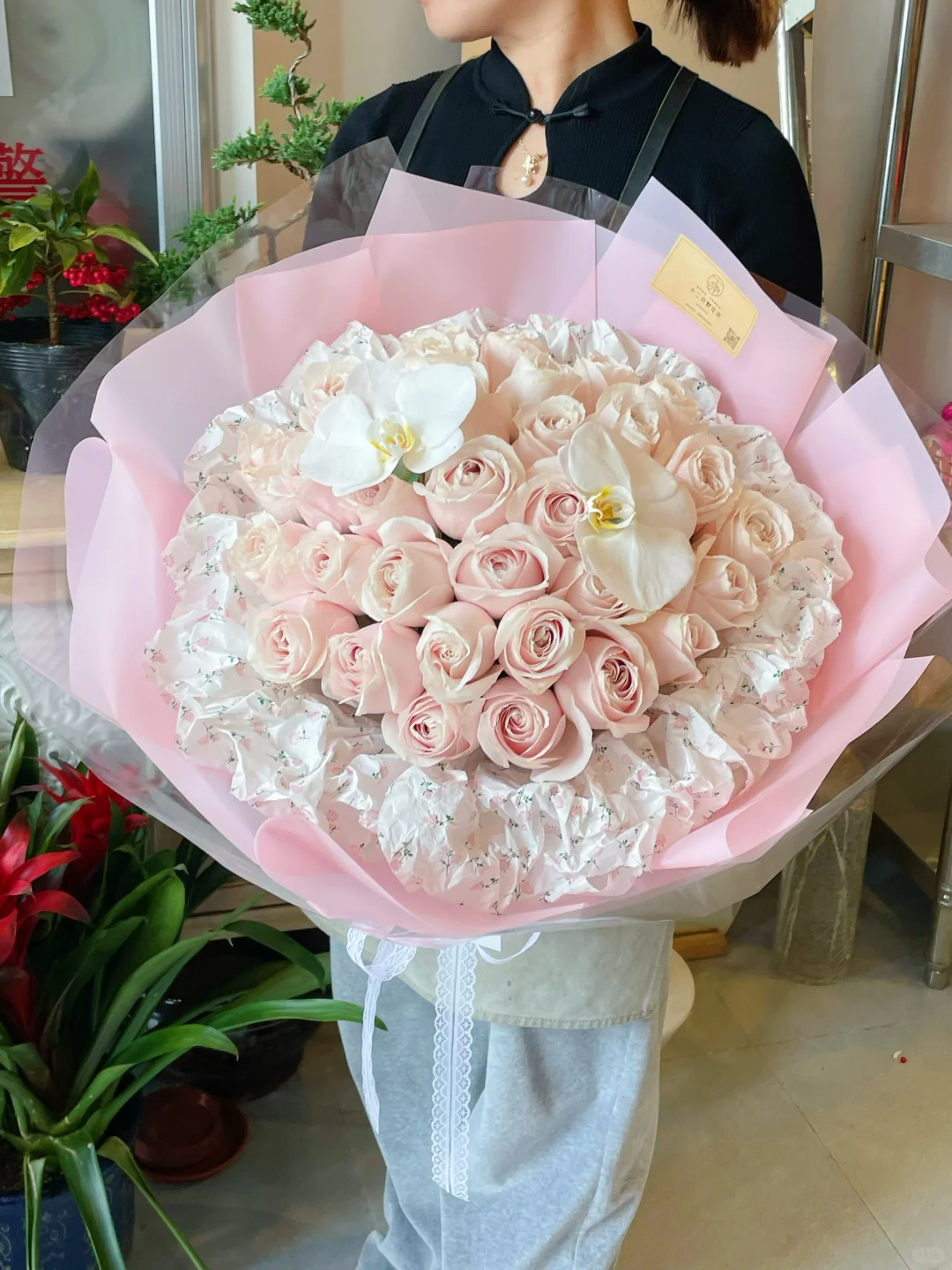 2025年情人节33朵粉色玫瑰花束
