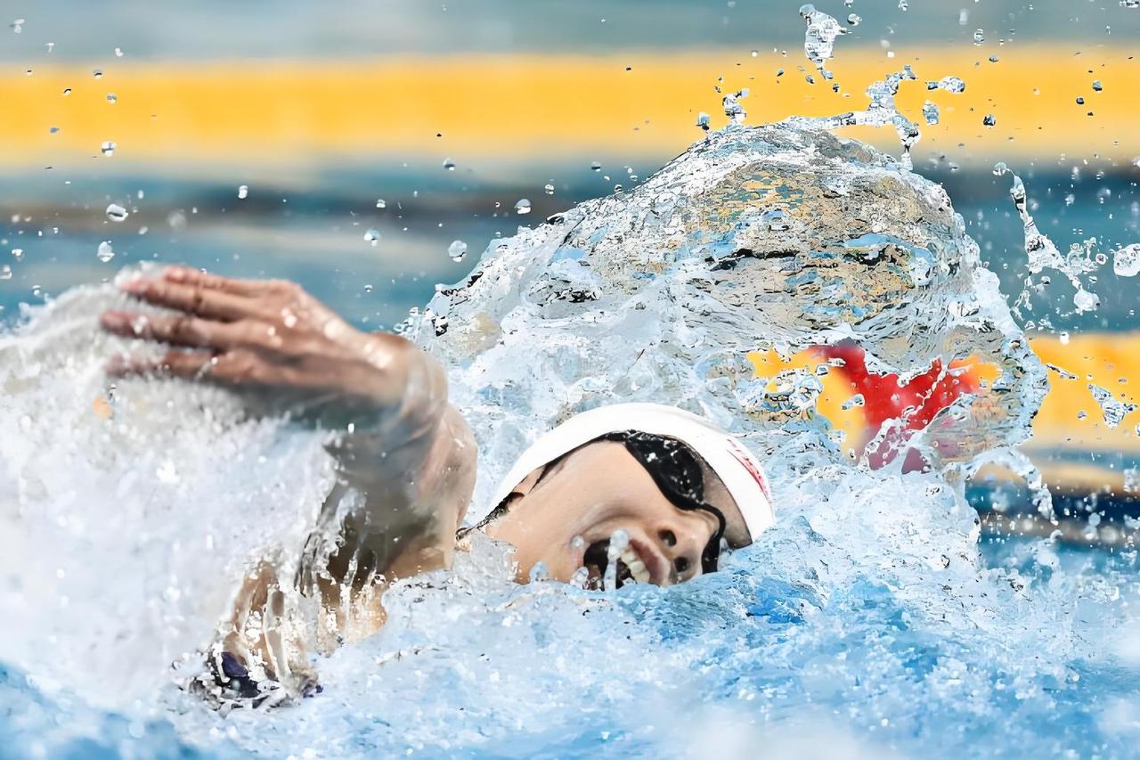 自由泳双侧均衡换气的精准适配技巧！泳教头 | 泳讲堂：自由泳双侧均衡换气的精准适