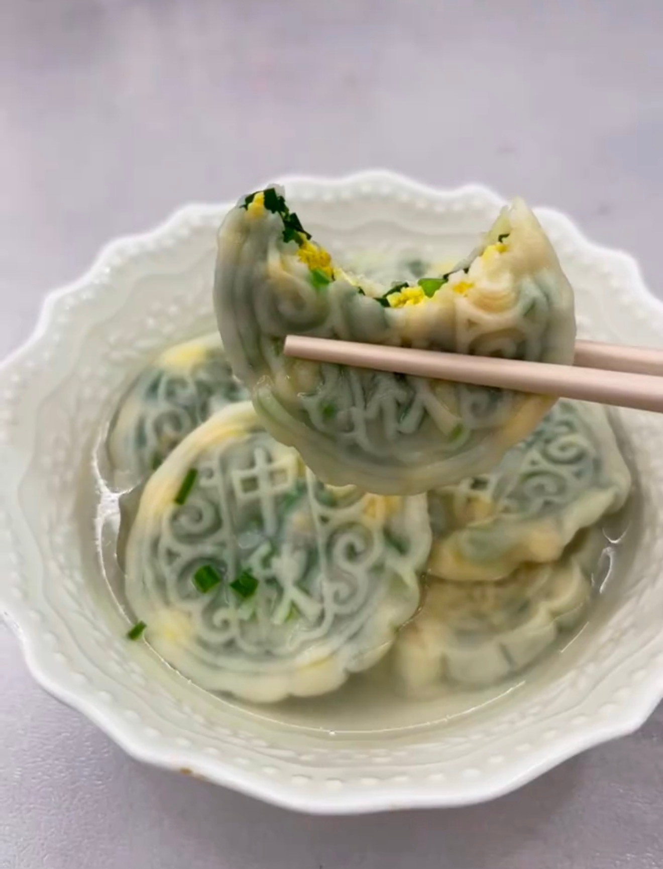 成功解决了爱吃饺子的人不爱吃月饼的问题。 ​​​