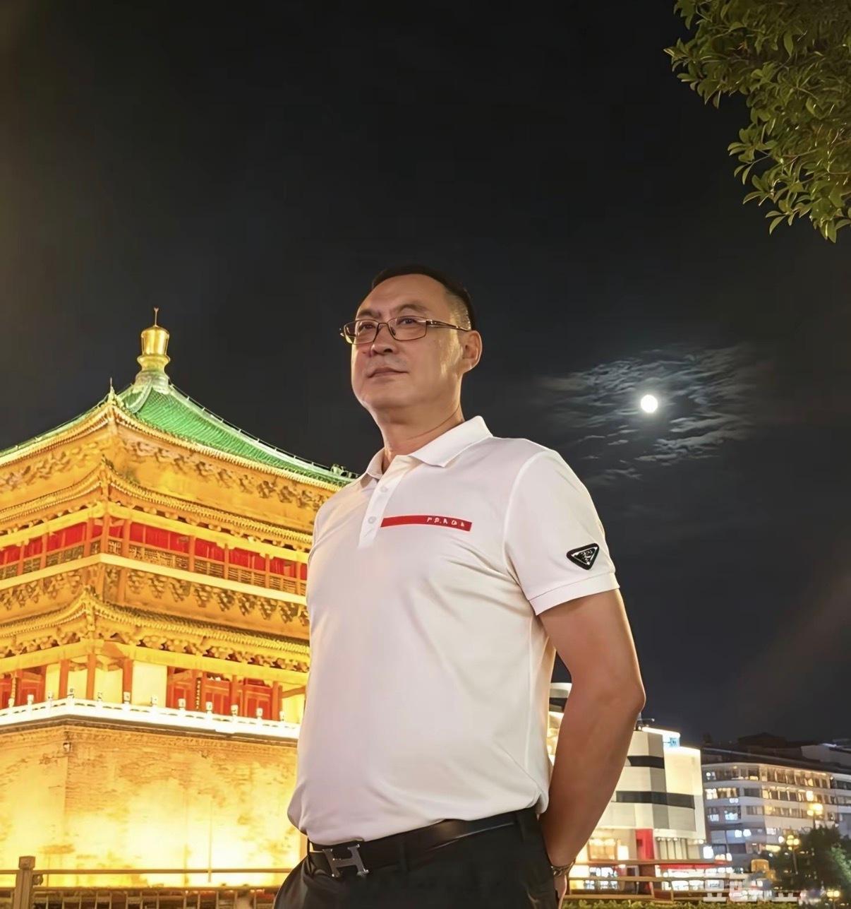 西安严总，给所有做生意的老板上了4课。1，选门店位置尽量不要选择商场，不但货款容