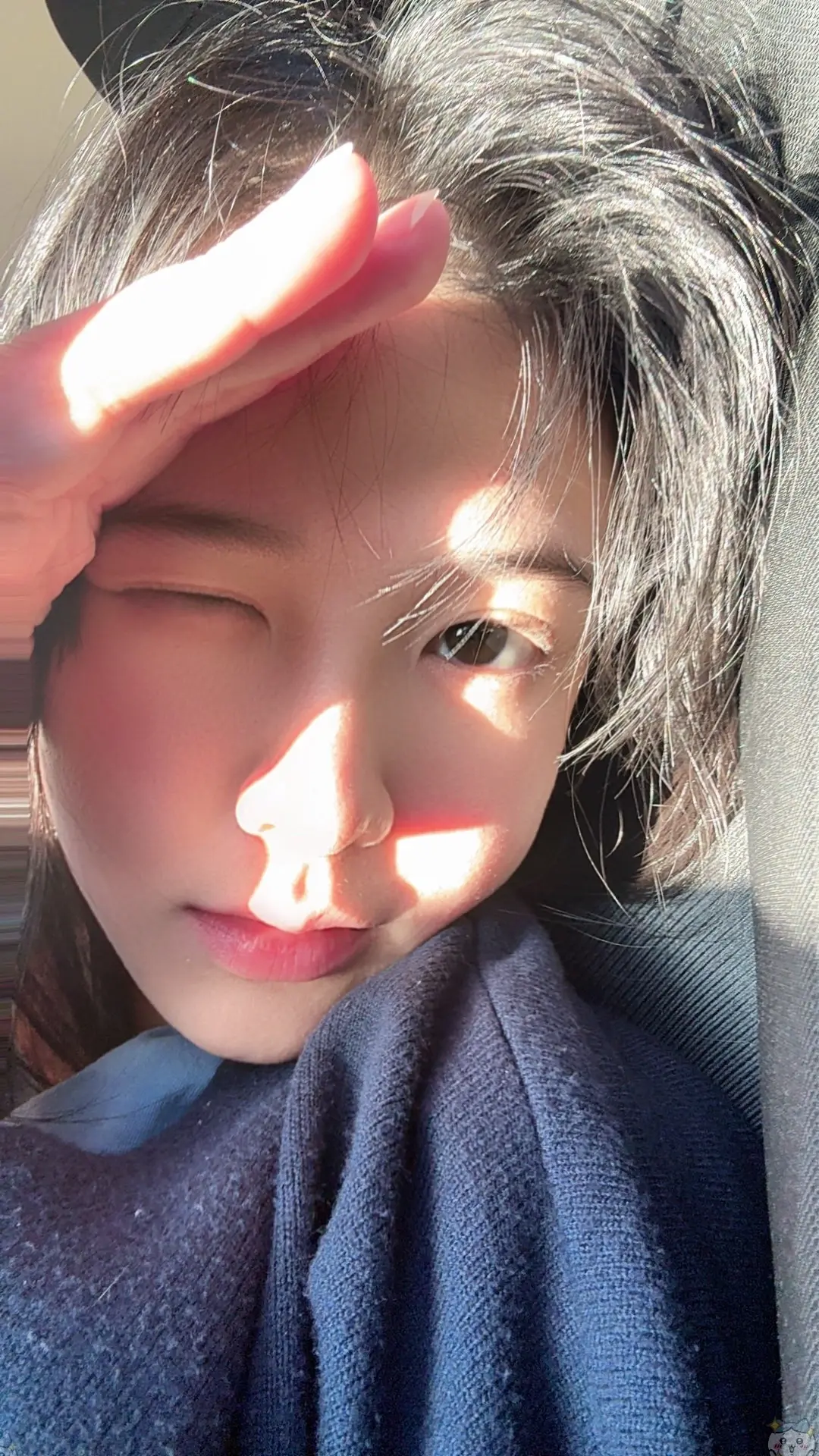 17岁抬头看天，心比天高 27岁抬头看天，怕眼泪掉下来