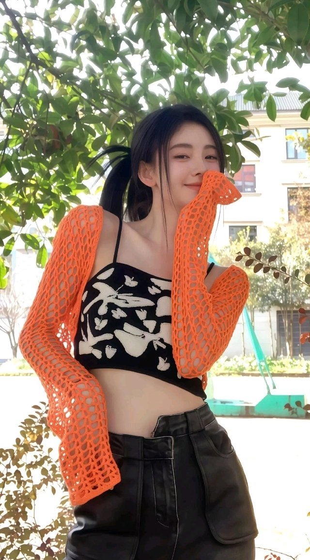 🍊鞠婧祎月鳞绮纪🍊鞠婧祎露芜衣“向皎洁的月光献上真诚，向你献上炽热的爱”ki
