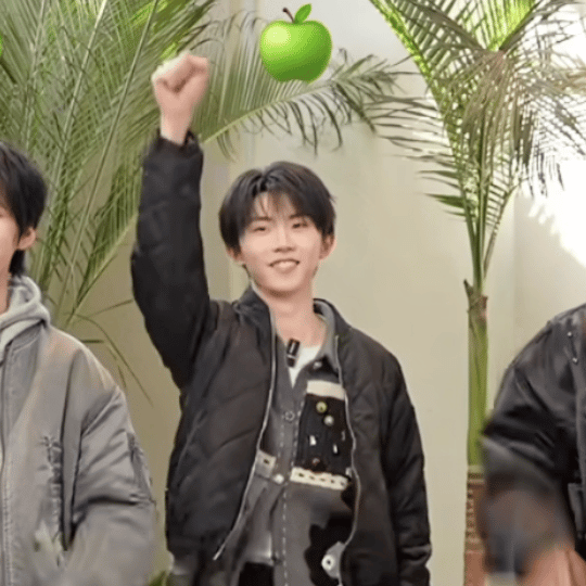 小朋友😆🤏🏻 