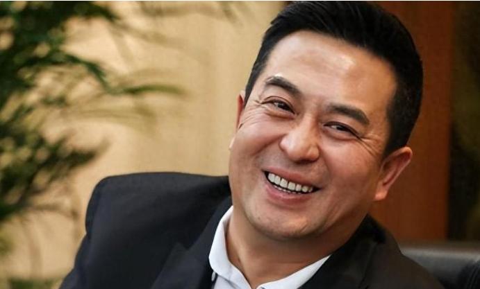 不查不知道一查吓一跳，坐拥独栋花园别墅的张嘉译，私下究竟多壕
 

不查不知道，