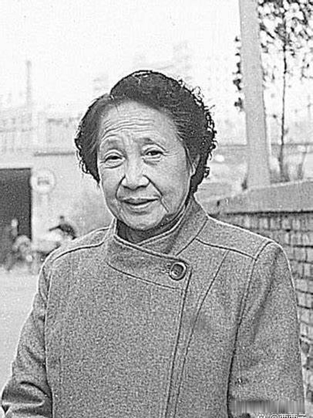 有没有真心悔过，全心全意为人民服务的满贵族？
有，太少了！
溥仪做皇帝，他爹当摄