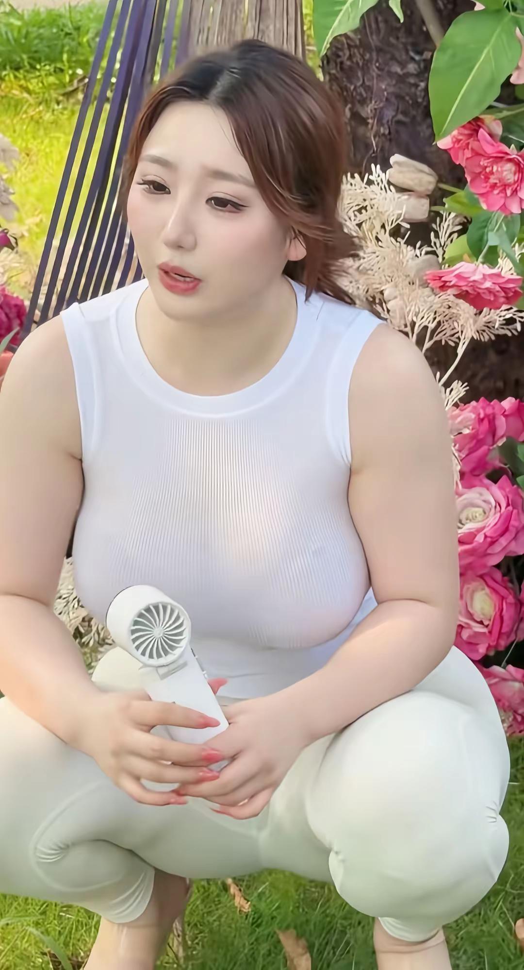 女性魅力展现 创作者中心 创作灵感 甜甜的笑容可以治愈一切 享受阳光享受生活❤️