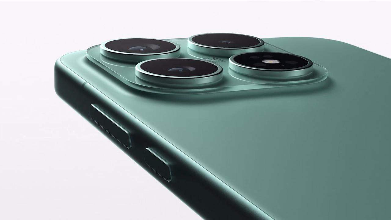 小米 17 全球版的主打色是和 17 Ultra 类似的星空绿，这个颜色好看吗？