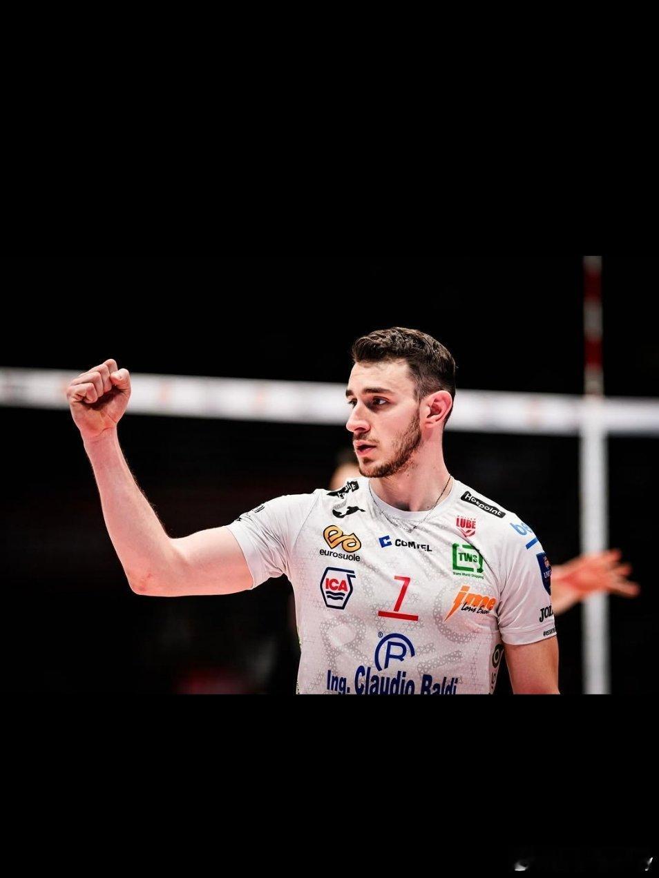 巴拉萨将履行自2022年和lube签署的合同，这意味着他下赛季将继续效力于奇维塔