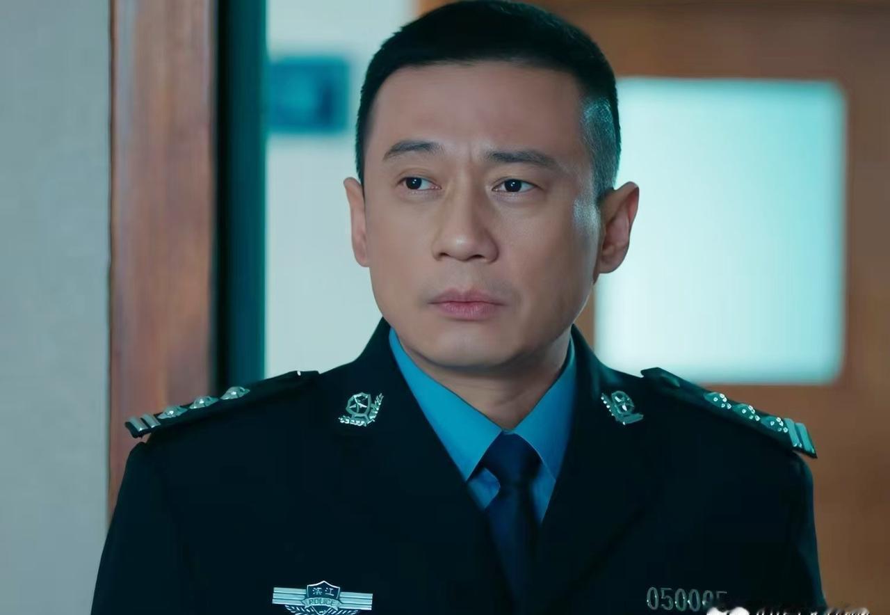 《罚罪2》这局做得真狠！
谁能想到，市局常务副局长严明，才是藏得最深的那条“大鱼