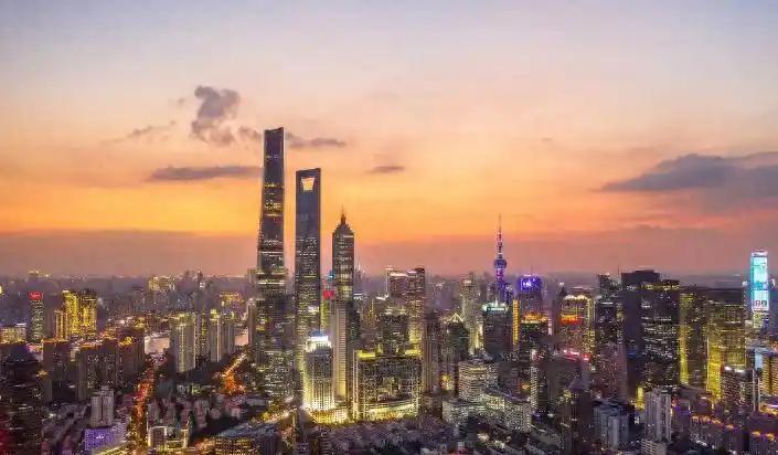 同样是发展经济体，不少国家整体科技实力远不及我国，人均产值却常年高出一大截，差距